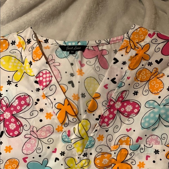 BNWT Colorful Butterfly Print Scrub Top by Just Love - Picture 6 of 7